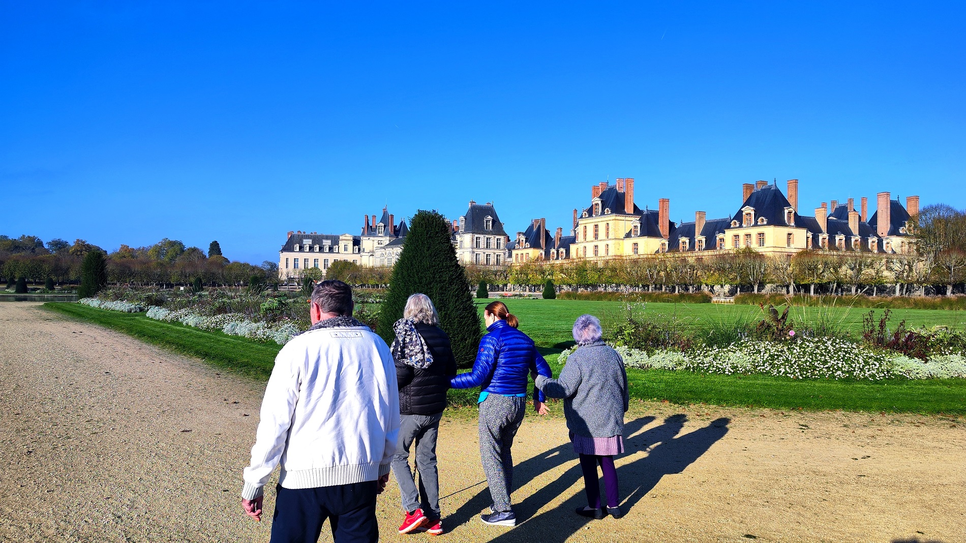 Sortie au Parc du Château de Fontainebleau : un Moment Inoubliable pour nos Résidents