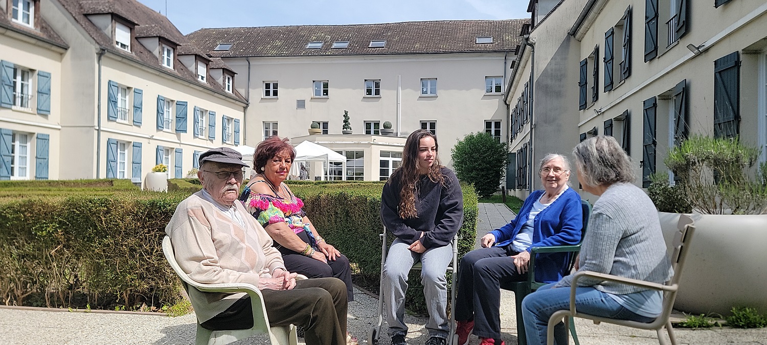 LA FORESTIERE : Une journée culturelle et chaleureuse à la résidence « Le Château » de Salins