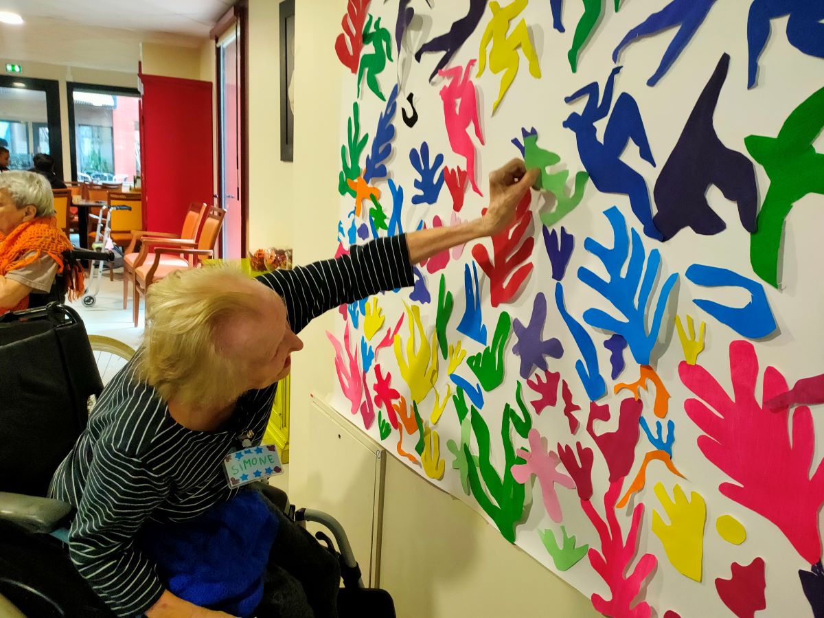 Matisse, à la manière de … Découpages artistiques avec une classe d’enfants de CE1 de Montreuil
