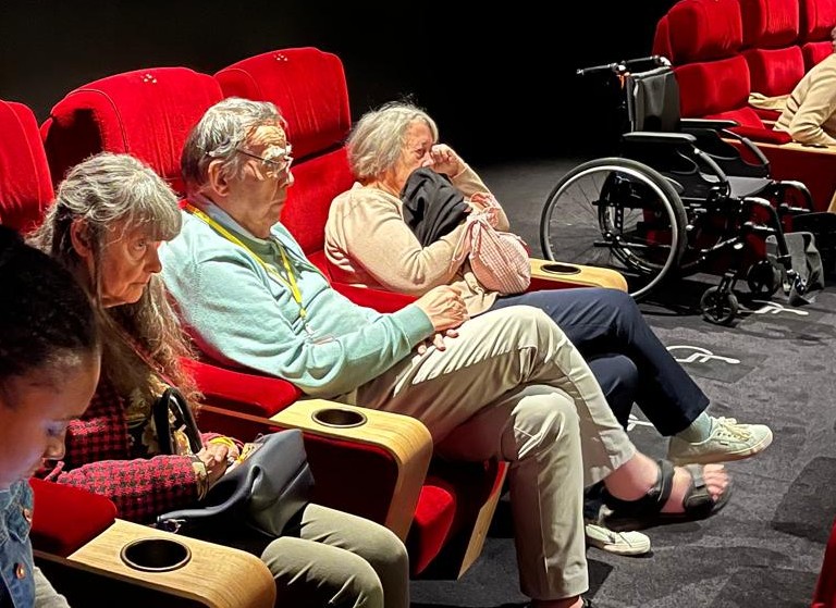 Et si nous allions au ciné ?