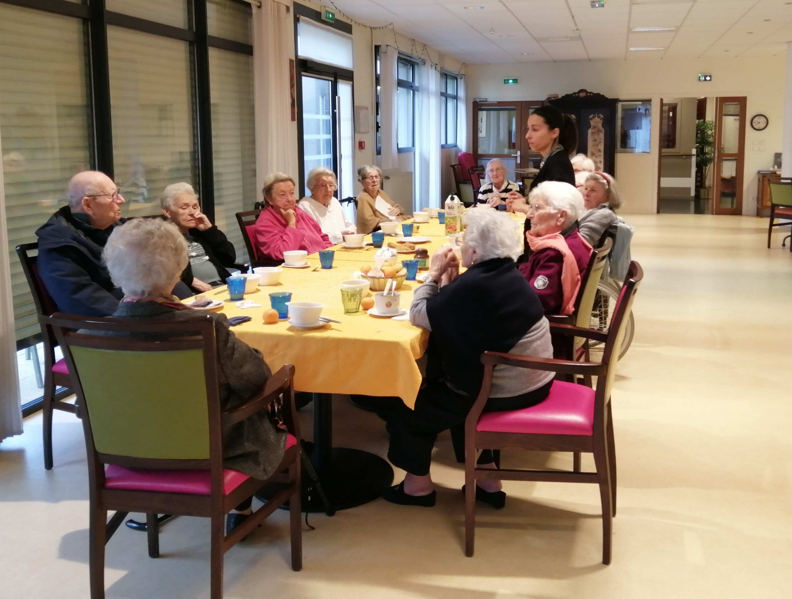 Petit-déjeuner convivial aux Maisons de la Touche